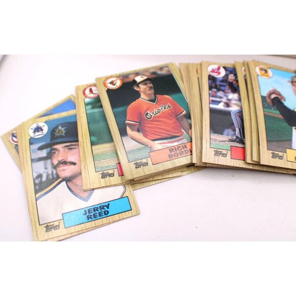 Baseball Trading Cards Topps 1985-7 Collectible Box Set Sport Team Not Counted - Picture 2 of 11